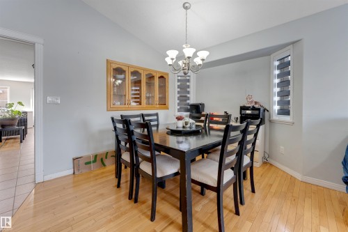 3139 34B Avenue, Edmonton, AB - Indoor Photo Showing Dining Room