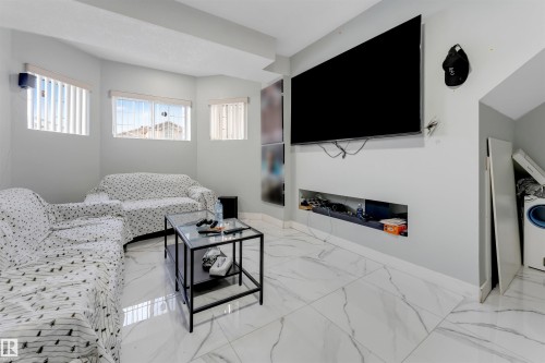 3139 34B Avenue, Edmonton, AB - Indoor Photo Showing Other Room