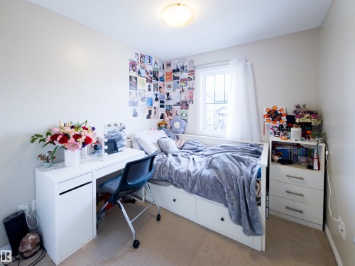 5161 Terwillegar Boulevard, Edmonton, AB - Indoor Photo Showing Bedroom