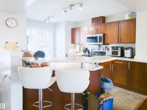 5161 Terwillegar Boulevard, Edmonton, AB - Indoor Photo Showing Kitchen