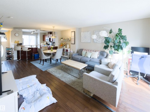 5161 Terwillegar Boulevard, Edmonton, AB - Indoor Photo Showing Living Room