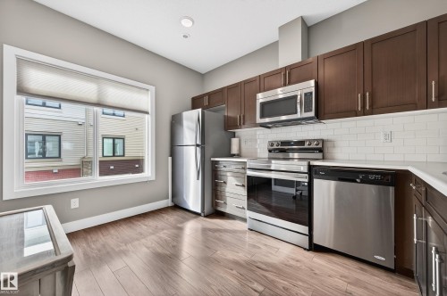 33 804 Welsh Drive, Edmonton, AB - Indoor Photo Showing Kitchen