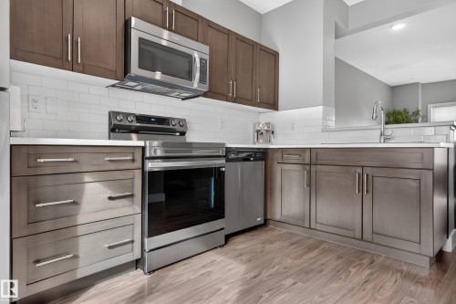 33 804 Welsh Drive, Edmonton, AB - Indoor Photo Showing Kitchen With Upgraded Kitchen