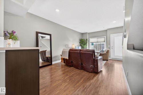 33 804 Welsh Drive, Edmonton, AB - Indoor