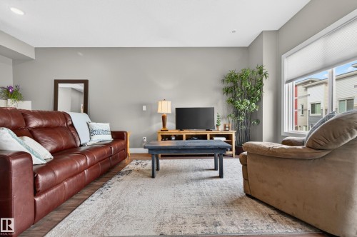 33 804 Welsh Drive, Edmonton, AB - Indoor Photo Showing Living Room