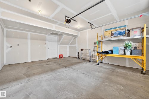 33 804 Welsh Drive, Edmonton, AB - Indoor Photo Showing Garage