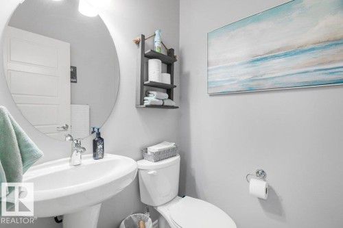 6105 17A Avenue, Edmonton, AB - Indoor Photo Showing Bathroom