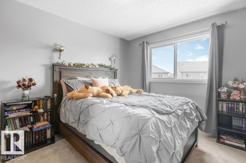 6105 17A Avenue, Edmonton, AB - Indoor Photo Showing Bedroom
