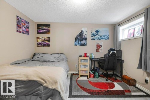 6105 17A Avenue, Edmonton, AB - Indoor Photo Showing Bedroom