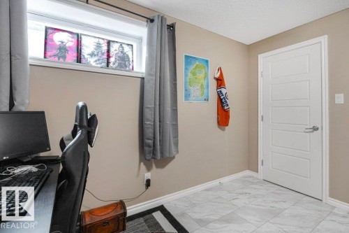 6105 17A Avenue, Edmonton, AB - Indoor