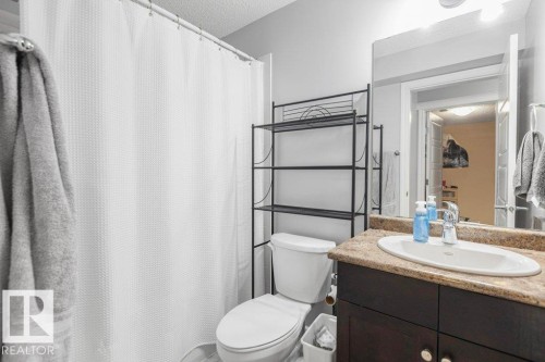 6105 17A Avenue, Edmonton, AB - Indoor Photo Showing Bathroom