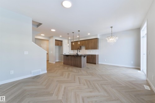 13 Cobblestone Gate, Spruce Grove, AB - Indoor Photo Showing Kitchen