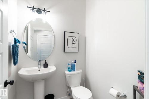 17487 77 Street, Edmonton, AB - Indoor Photo Showing Bathroom