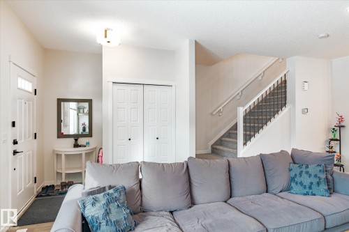 17487 77 Street, Edmonton, AB - Indoor Photo Showing Living Room