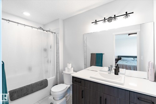 17487 77 Street, Edmonton, AB - Indoor Photo Showing Bathroom