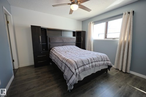 37 Armstrong Crescent, Leduc, AB - Indoor Photo Showing Bedroom