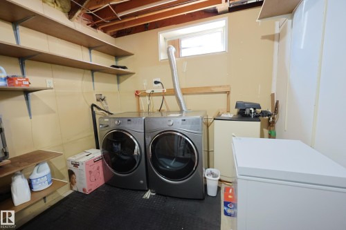 37 Armstrong Crescent, Leduc, AB - Indoor Photo Showing Laundry Room