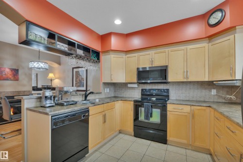 9555 73 Avenue, Edmonton, AB - Indoor Photo Showing Kitchen