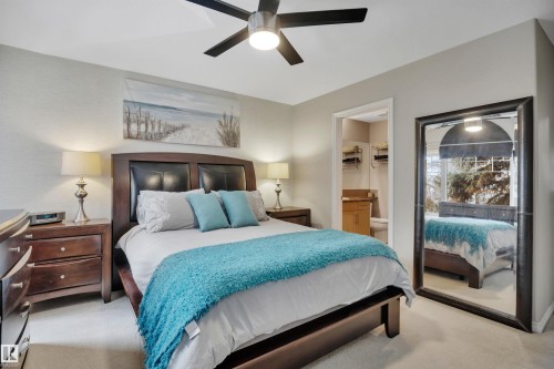 9555 73 Avenue, Edmonton, AB - Indoor Photo Showing Bedroom