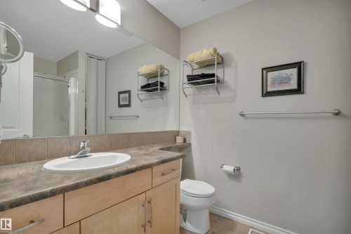 9555 73 Avenue, Edmonton, AB - Indoor Photo Showing Bathroom