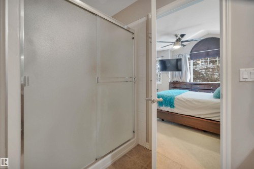 9555 73 Avenue, Edmonton, AB - Indoor