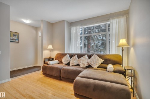 9555 73 Avenue, Edmonton, AB - Indoor Photo Showing Living Room