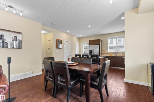 #25 655 Watt Blvd, Edmonton, AB - Indoor Photo Showing Dining Room
