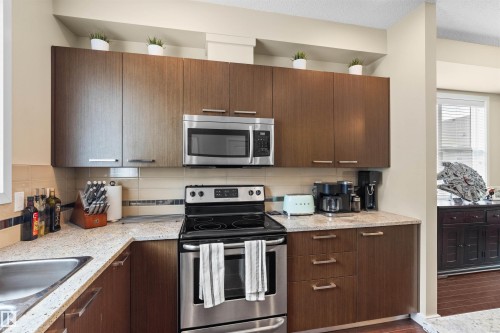 #25 655 Watt Blvd, Edmonton, AB - Indoor Photo Showing Kitchen