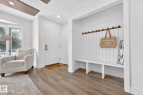 7924 157 Avenue, Edmonton, AB - Indoor