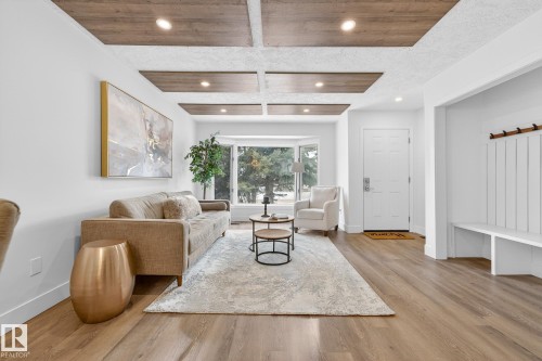 7924 157 Avenue, Edmonton, AB - Indoor Photo Showing Living Room