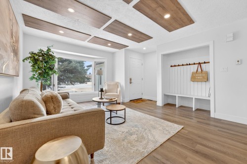 7924 157 Avenue, Edmonton, AB - Indoor