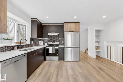 7924 157 Avenue, Edmonton, AB - Indoor Photo Showing Kitchen With Double Sink With Upgraded Kitchen