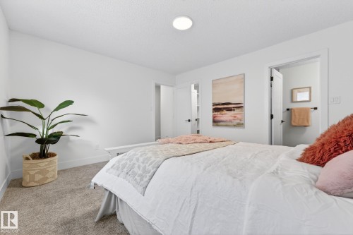 7924 157 Avenue, Edmonton, AB - Indoor Photo Showing Bedroom