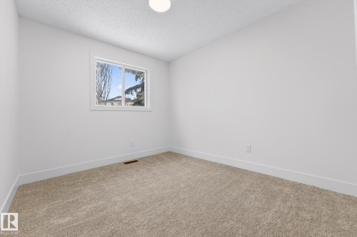 7924 157 Avenue, Edmonton, AB - Indoor Photo Showing Other Room