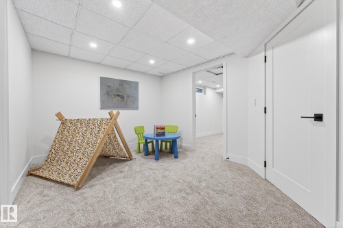 7924 157 Avenue, Edmonton, AB - Indoor Photo Showing Other Room