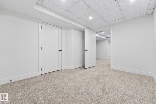7924 157 Avenue, Edmonton, AB - Indoor Photo Showing Other Room