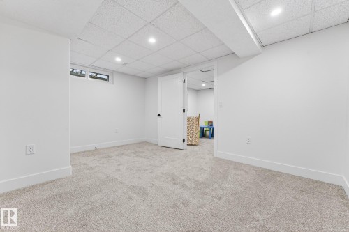 7924 157 Avenue, Edmonton, AB - Indoor