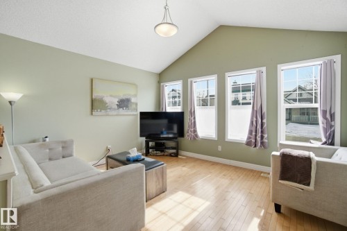 14048 151 Avenue, Edmonton, AB - Indoor Photo Showing Living Room