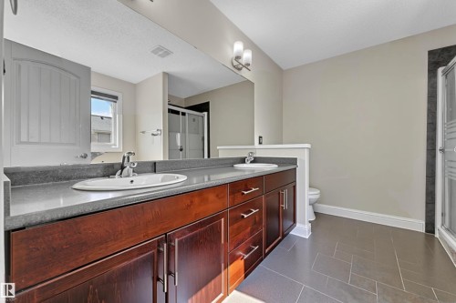 6159 12 Avenue, Edmonton, AB - Indoor Photo Showing Bathroom