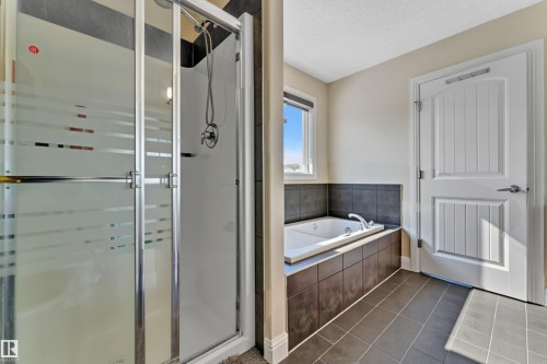 6159 12 Avenue, Edmonton, AB - Indoor Photo Showing Bathroom