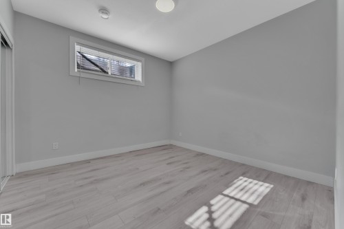 6159 12 Avenue, Edmonton, AB - Indoor Photo Showing Other Room