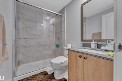 6159 12 Avenue, Edmonton, AB - Indoor Photo Showing Bathroom