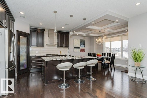 610 Albany Way, Edmonton, AB - Indoor