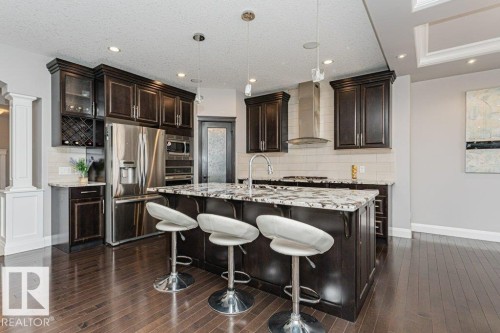 610 Albany Way, Edmonton, AB - Indoor Photo Showing Kitchen With Stainless Steel Kitchen With Upgraded Kitchen