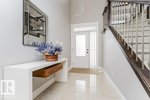 610 Albany Way, Edmonton, AB - Indoor Photo Showing Other Room