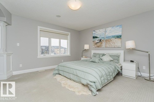 610 Albany Way, Edmonton, AB - Indoor Photo Showing Bedroom