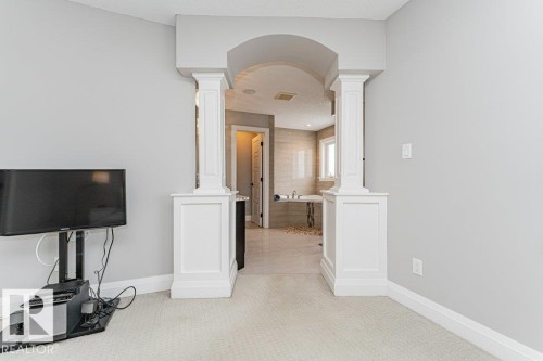 610 Albany Way, Edmonton, AB - Indoor Photo Showing Other Room