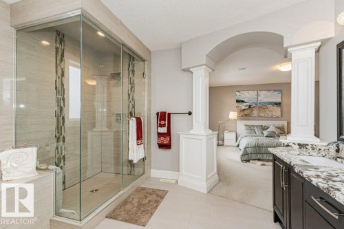 610 Albany Way, Edmonton, AB - Indoor Photo Showing Bathroom