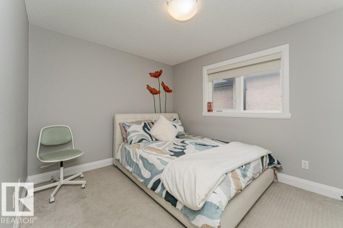 610 Albany Way, Edmonton, AB - Indoor Photo Showing Bedroom
