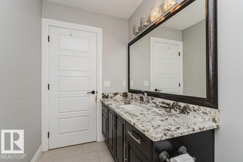 610 Albany Way, Edmonton, AB - Indoor Photo Showing Bathroom